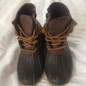 Girls brown Sperry boots
